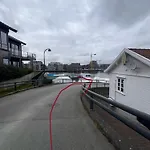 Local Small Apartment Near The Beach